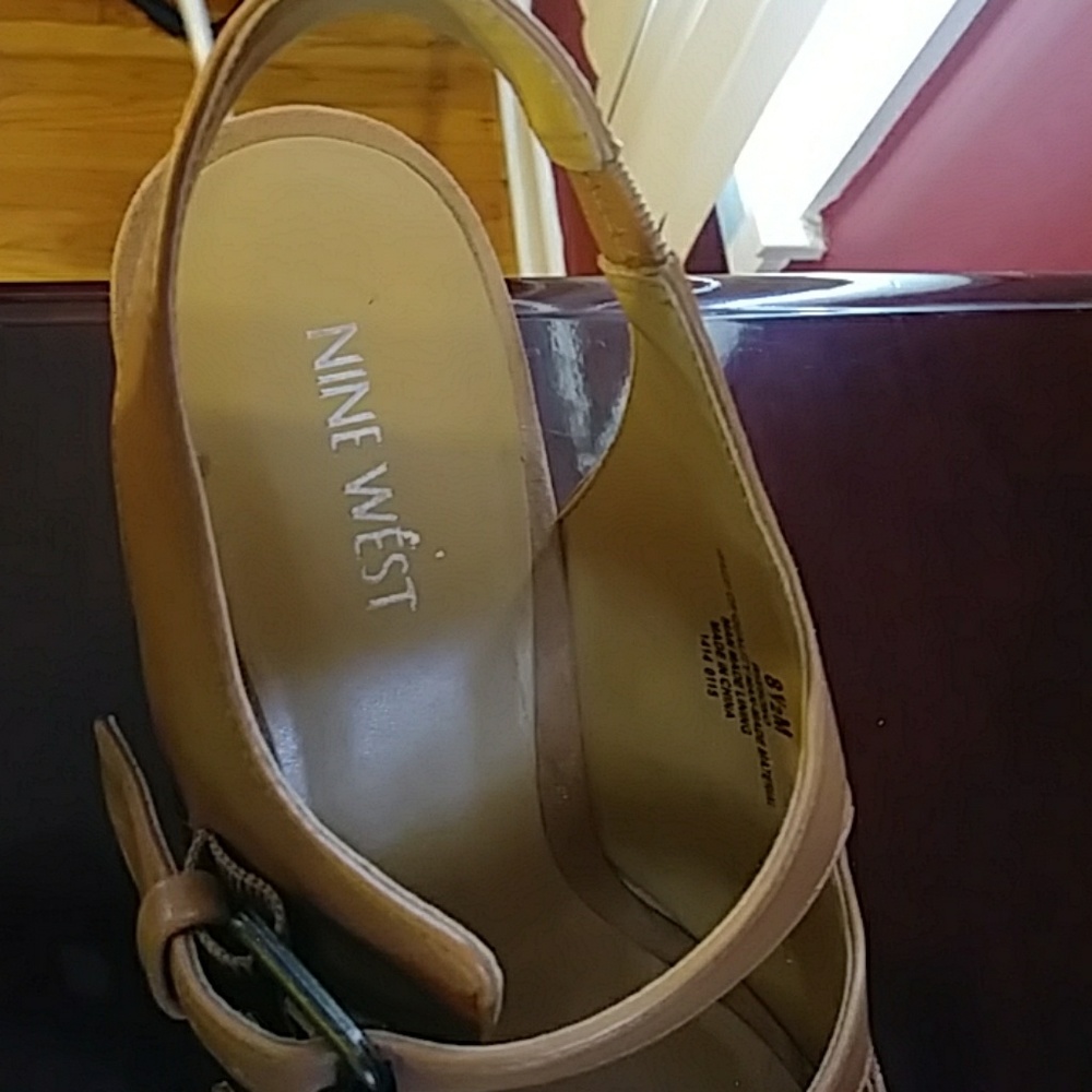 Shoes - Picture 4 of 4